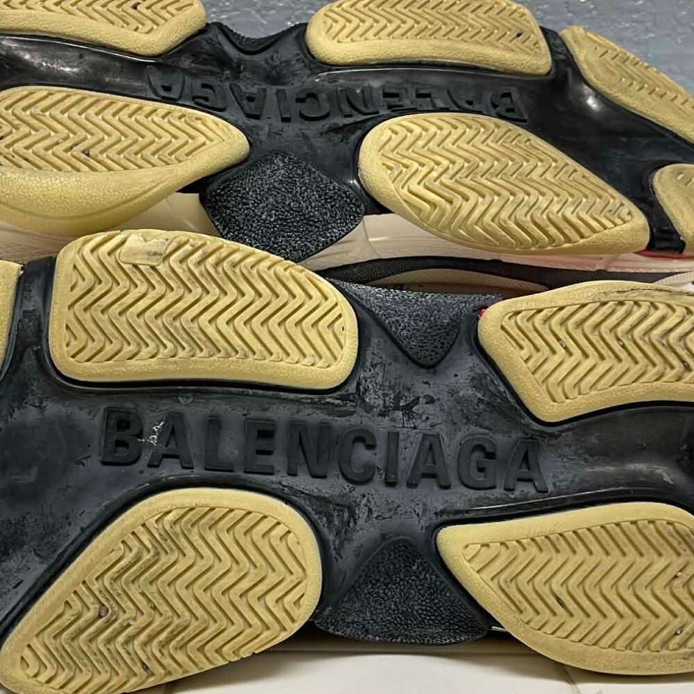 Balenciaga triple S sneakers - Picture 13 of 16